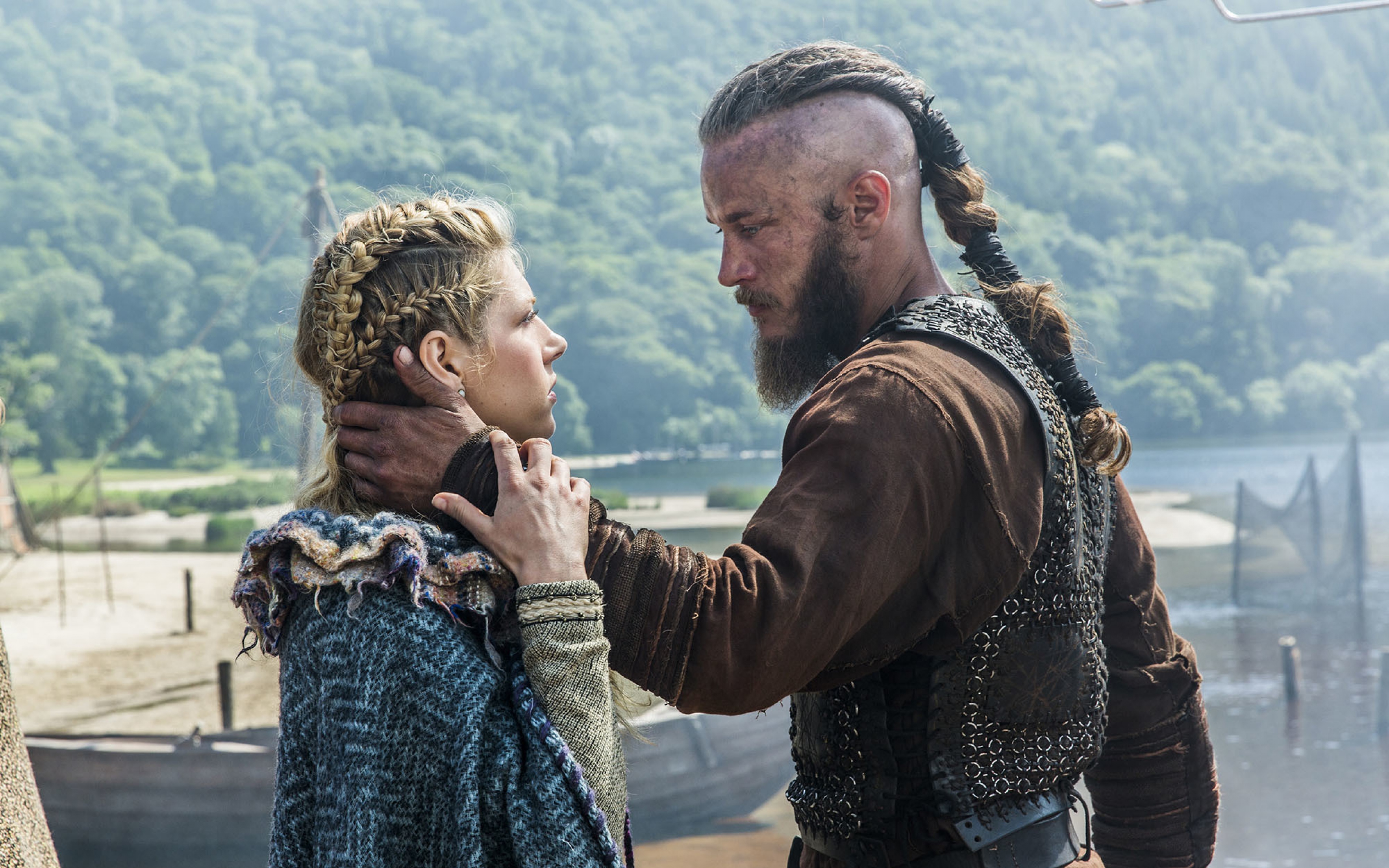 Shieldmaiden Lagertha And Ragnar Lothbrok Vikings 