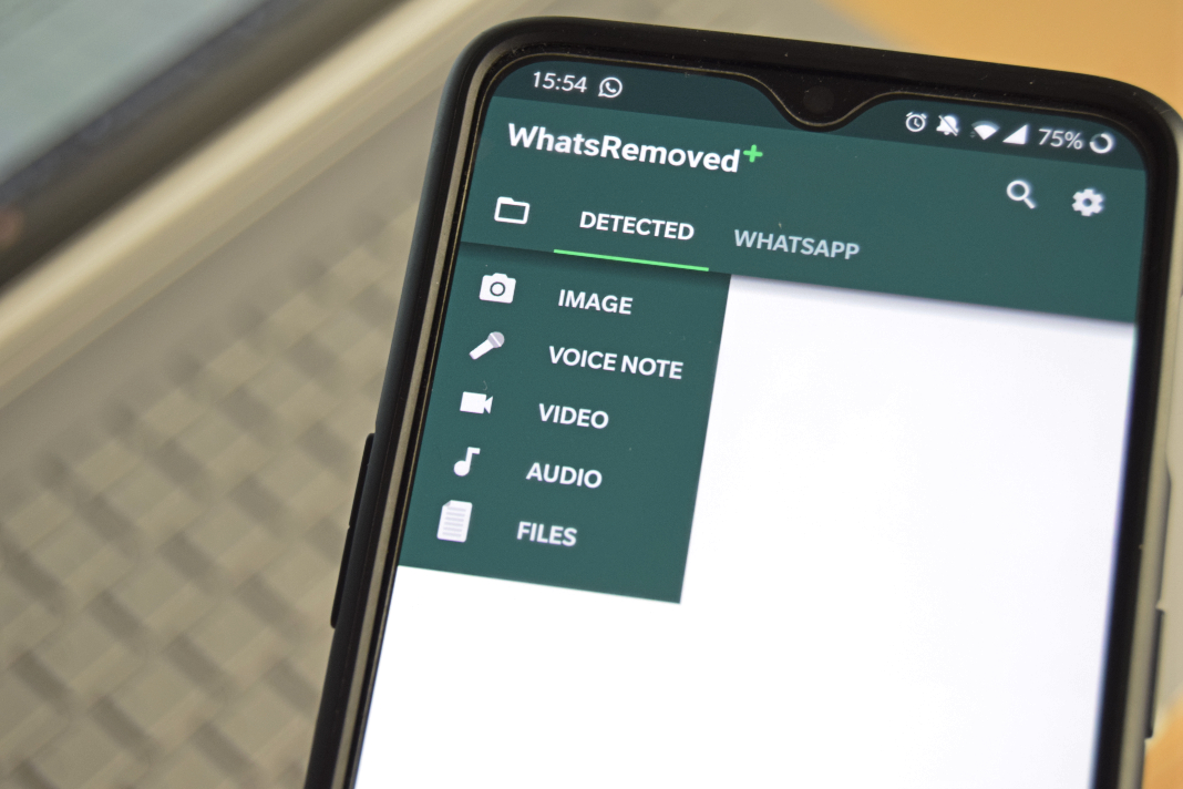 WhatsRemoved+: The best app to recover deleted Whatsapp Messages