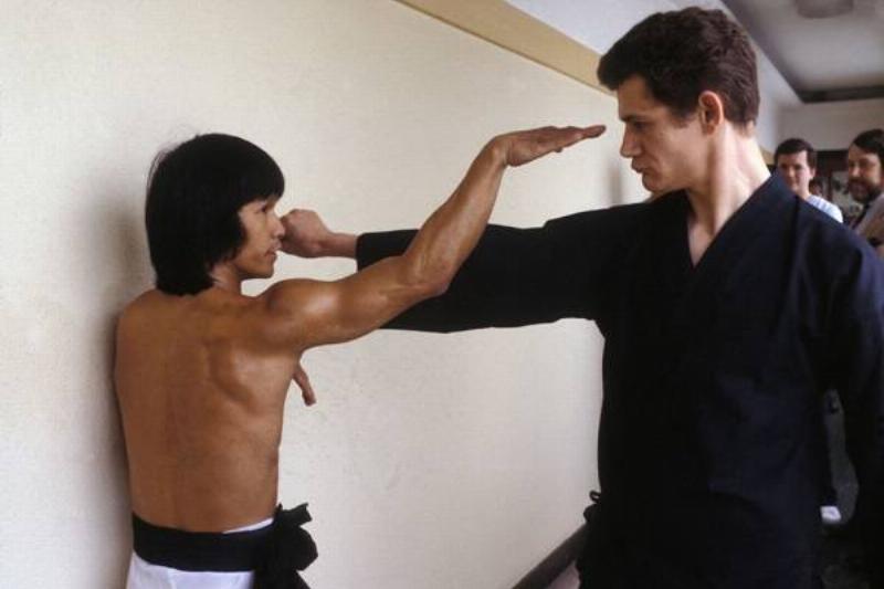 Bruce Lee: See the Impressive Life of a Karate Fighter in the Cinema