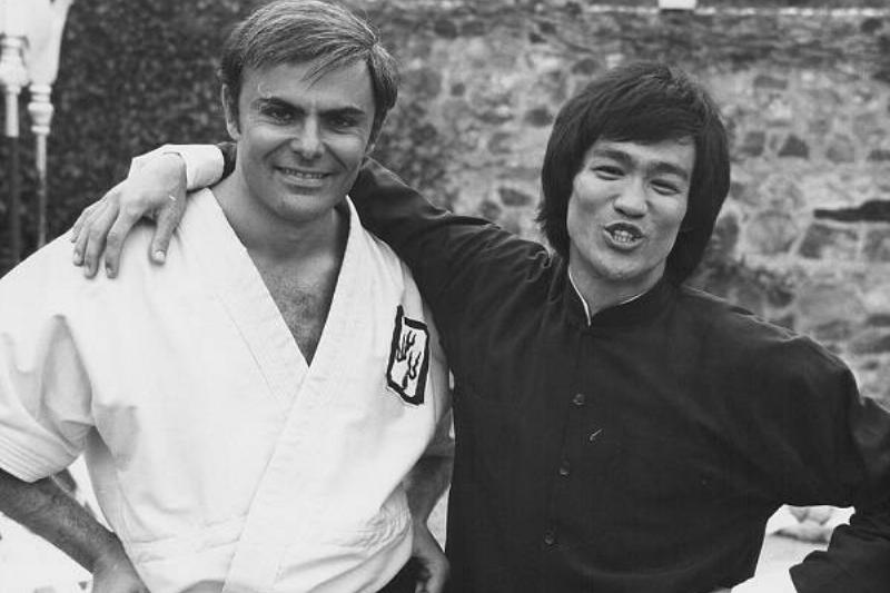 Bruce Lee: See the Impressive Life of a Karate Fighter in the Cinema