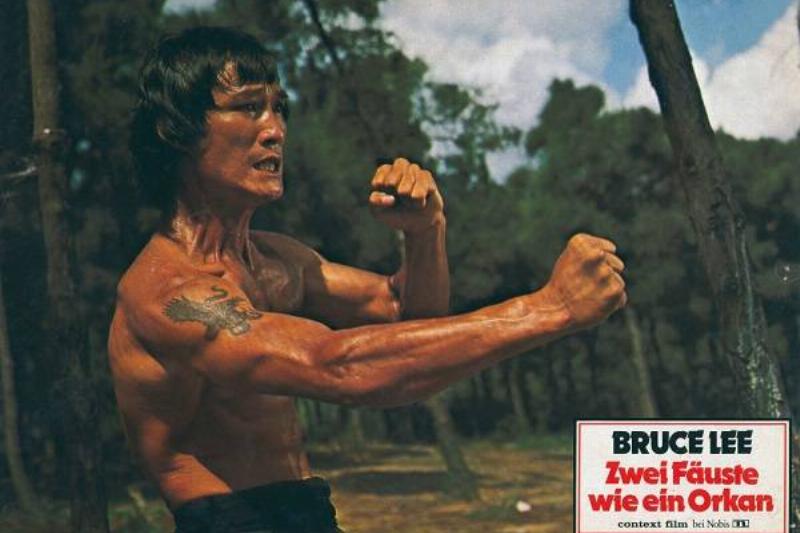 Bruce Lee: See the Impressive Life of a Karate Fighter in the Cinema